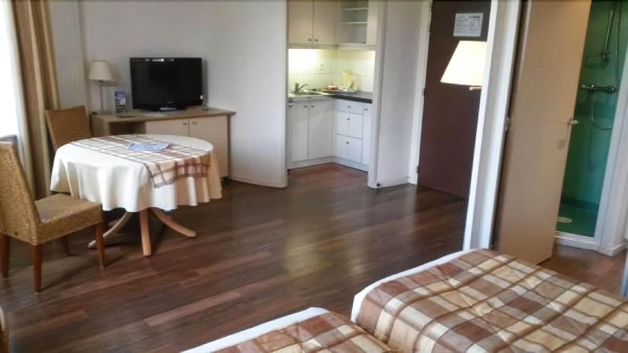 Hotel Cerise - Les Sources Luxeuil-Les-Bains Bagian luar foto
