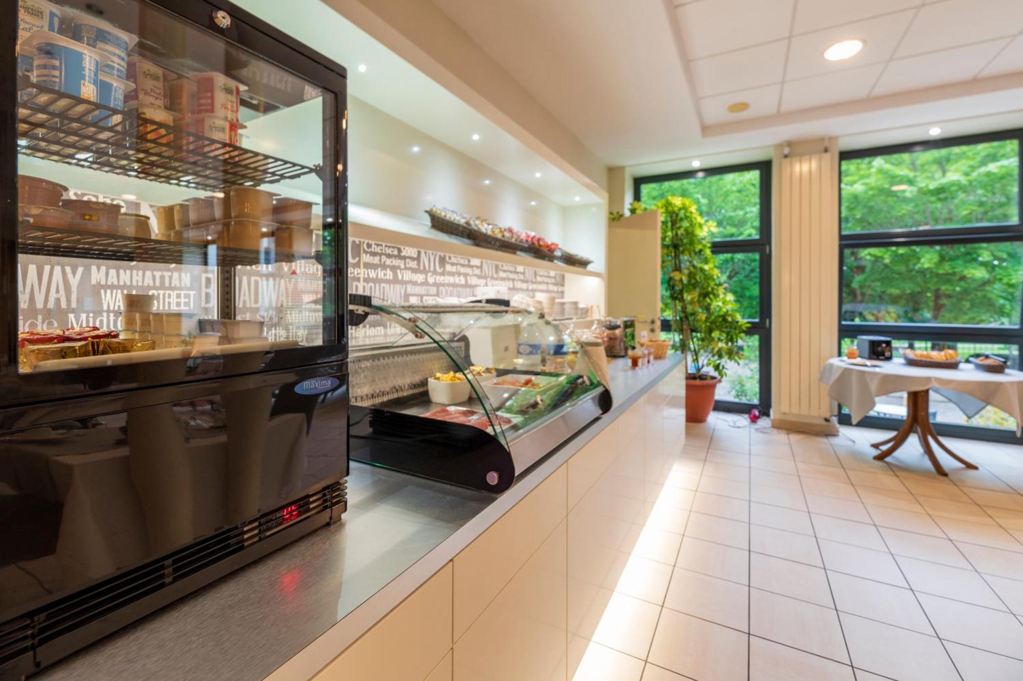Hotel Cerise - Les Sources Luxeuil-Les-Bains Bagian luar foto