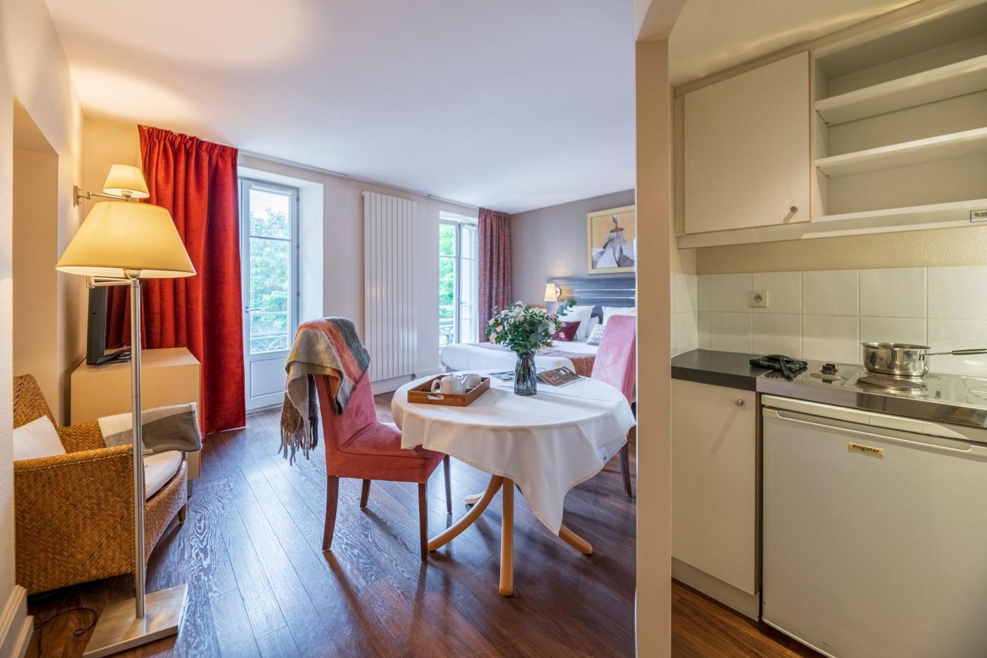 Hotel Cerise - Les Sources Luxeuil-Les-Bains Bagian luar foto