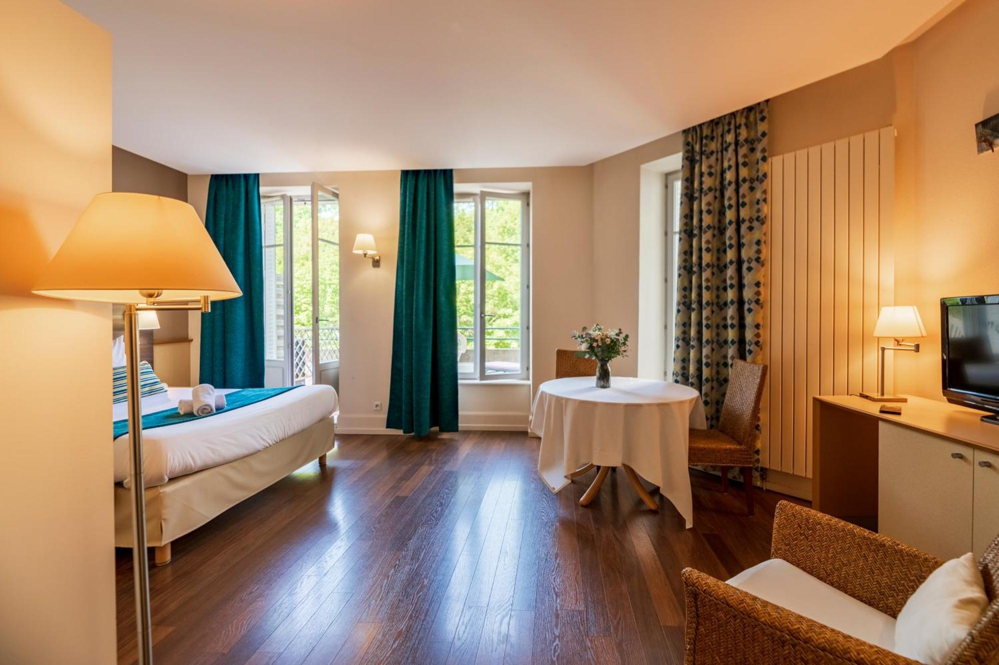 Hotel Cerise - Les Sources Luxeuil-Les-Bains Bagian luar foto